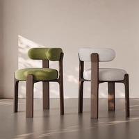 Chaise de salle à manger en bois massif de style rétro français, design du milieu du siècle, luxe léger pour la maison et les gîtes