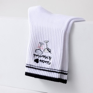 Chaussettes antidérapantes à cinq doigts pour femmes, yoga, pilates - Chaussettes mi-mollet avec grip, respirantes, pour sports d'été - Product Image 5