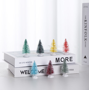 Piccolo albero di natale fai da te albero di pino Mini spazzola per bottiglia di Sisal albero di natale Santa Snow Frost Village House - Product Image 5