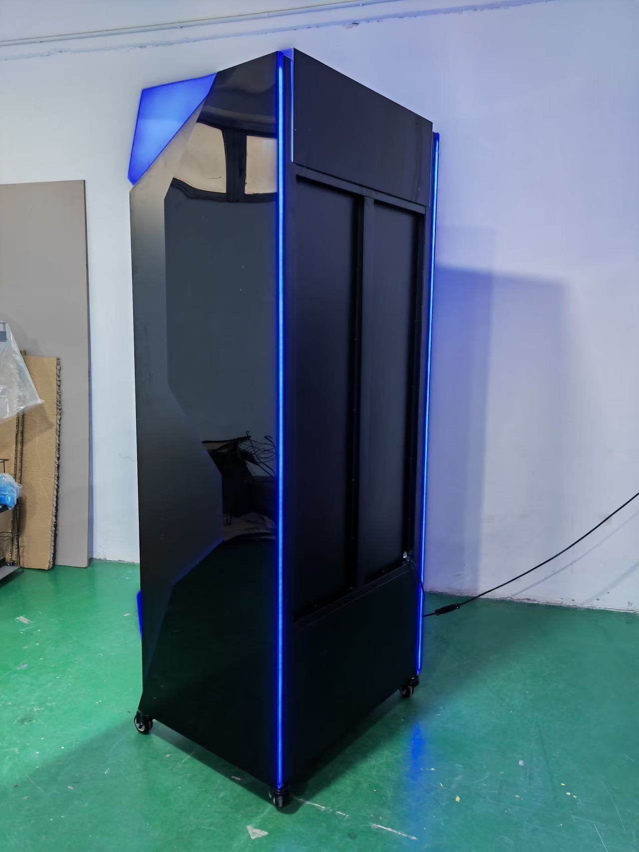 Customized Heavy-Duty Atomizer Display Stand LED Light Illuminated Floor-Standing Advertising Eco-Friendly Electronic Smoke — view 3