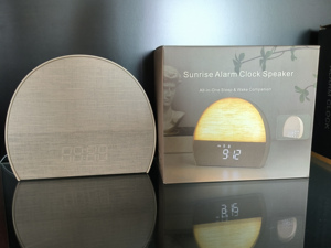 Haut-parleur sans fil en tissu avec <span class=keywords><strong>radio</strong></span> FM, lumière de réveil au lever du soleil et bruit blanc, son de la nature, réveil pour cadeau, haut-parleur musical - Product Image 2