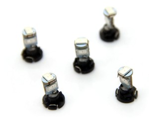 Ampoule LED de tableau de bord de voiture Autodragons 12V T4.2 T4.7 3SMD - Product Image 1
