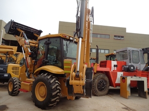 Mini-tracteur chinois officiel XC870HK 4x4 avec pelle rétrocaveuse et chargeuse sur pneus, certifié CE, à vendre - Product Image 3