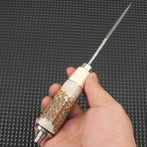 Coltello da Caccia Damascus 67 Floor con Manico in <span class=keywords><strong>Corno</strong></span> <span class=keywords><strong>di</strong></span> <span class=keywords><strong>Cervo</strong></span>, Affilato per Campeggio e Sopravvivenza all'Aperto, con Custodia in Pelle - Product Image 5