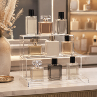 Présentoir surélevé en acrylique transparent personnalisé pour parfums et cosmétiques, support de comptoir de vente au détail, étagère avec panneau pour logo OEM