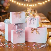 Sacs cadeaux en papier blanc rose avec poignée en ruban de soie, sacs en papier de luxe pour cadeaux de fête d'anniversaire, de mariage, emballage cadeau