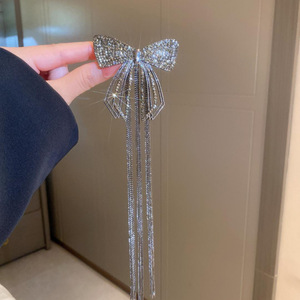 Pince à cheveux tendance en forme de fleur pour queue de cheval, chignon ou <span class=keywords><strong>coiffure</strong></span> bouclée, avec strass en cristal et perles - Product Image 4