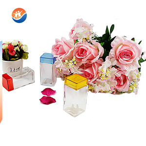 Variedad de Saleros y Pimenteros de Vidrio Cuadrados de Diseño Clásico, Económicos y Libres de Plomo, con Tapa de Plástico para Preservar la Frescura - Product Image 4