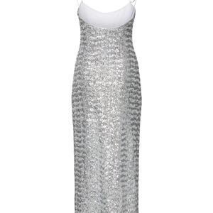 ชุดราตรีผู้หญิงทรงเข้ารูปประดับเลื่อมหรูหรา ดีไซน์เซ็กซี่  ผ่าข้าง  ยาว  ตกแต่งด้วยลูกปัด  สีเงิน - Product Image 5