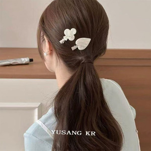 Qianjin New Arrival Spielkarte Mode Diamant Haarnadeln Glitter Haar Seiten clips für den täglichen Gebrauch Haarnadeln Großhandel Haars pangen - Product Image 2