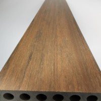Plancher de terrasse extérieur en WPC imperméable de style moderne, design européen, 25 mm d'épaisseur, antidérapant, écologique, grain de bois, système clic
