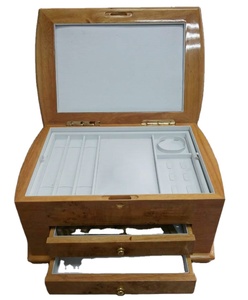 Boîte à bijoux en bois de luxe avec logo personnalisé, finition laquée brillante, boîte cadeau en bois, boîtes en bois personnalisées - Product Image 1