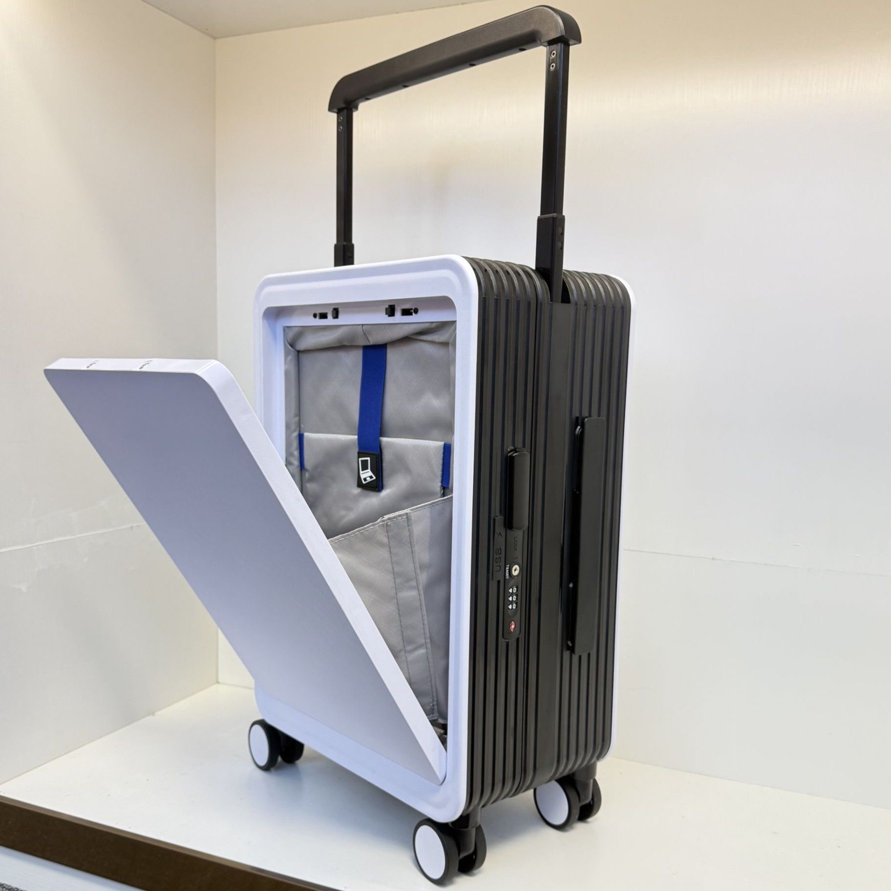 White/Black Color-block