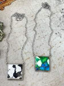 สร้อยคอเงินแท้ทำมือ รูปควายขาว นกยูง และดอกดาห์เลีย ทรงสี่เหลี่ยม ของขวัญเครื่องประดับสำหรับงานปาร์ตี้ - Product Image 2