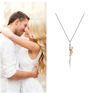Collar Creativo con Diseño de Abrazo, Cadena de Acero Inoxidable y Aleación de Zinc, Regalo de Cumpleaños o Aniversario para tu Amada, Regalo del Dí<span class=keywords><strong>a</strong></span> de la Madre - Product Image 2