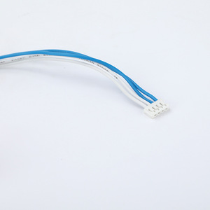 Faisceau de câbles bleu et blanc personnalisé avec connecteurs en plastique blanc et bornes à fourche pour le câblage de signal et d'alimentation des cartes de commande de réfrigération - Product Image 2