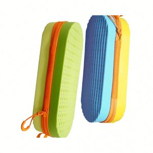 Sac de maquillage en silicone léger et portable avec poignée souple, pochette cosmétique durable et imperméable avec fermeture à glissière - Product Image 4