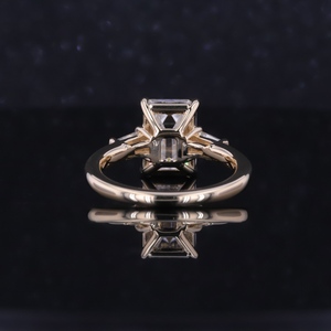 Bague en moissanite, or 10 carats, taille émeraude, trois pierres, bagues de fiançailles de luxe et tendance - Product Image 5