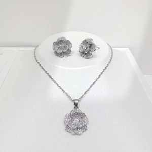 Ensemble collier et boucles d'oreilles en argent 925 avec zirconiums cubiques, élégant, pour fêtes et mariages, bijoux géométriques pour femmes. - Product Image 2