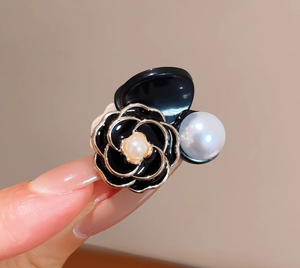 2024 nuovo piccolo camelia clip di perla con artiglio clip da donna unico dolce moda fiore clip ragazza accessori per <span class=keywords><strong>capelli</strong></span> di buona qualità - Product Image 3