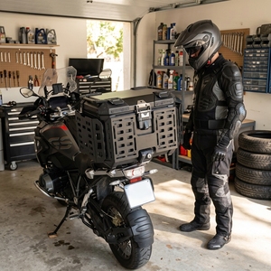Maleta Superior para Motocicleta de Aluminio Multiusos de 65L con Cierre ADV, Compatible con Soportes de Montaje Originales <span class=keywords><strong>BMW</strong></span> - Product Image 6