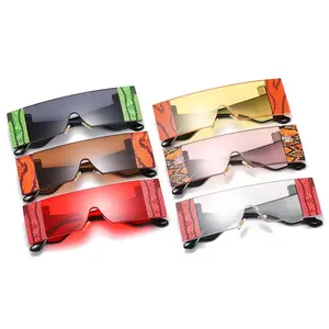 男性用の新しい大型長方形スネークスキンサングラスAvant統合ストリートアイグラスクロスボーダー眼鏡販売