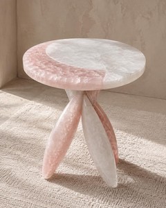 Table d'appoint en résine haut de gamme, faite à la main, décorative, meuble d'appoint moderne, design de plateau unique pour salon et chambre à coucher - Product Image 2