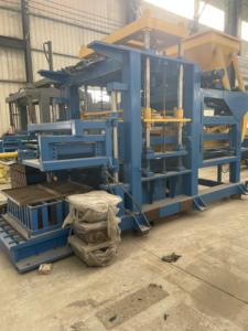 ハイドラフォーム煉瓦製造機、インターロッキング土煉瓦ブロック製造機、ケニア・ナミビアで販売中 - Product Image 5