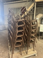 Chaise de salle à manger vintage en bois empilable, style Bentwood avec repose-pieds, design classique, mobilier commercial, directement de l'usine, OEM
