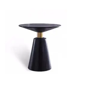 リビングルームのレセプションと交渉用のステンレス鋼の柱が付いたモダンなデザインの黒い大理石の丸いコーヒーテーブル