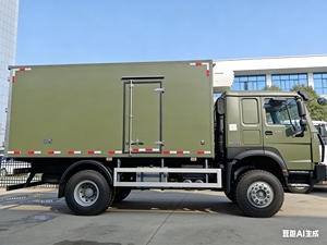 Camión Refrigerado Todoterreno HOWO de Servicio Pesado, 10 Toneladas de Capacidad, 4 Ruedas Motrices, en Venta - Product Image 2