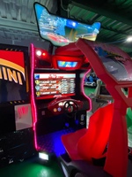 Máquina recreativa de carreras con movimiento operada con monedas, simulador de conducción de plástico y metal para centros de entretenimiento y juegos (FEC)