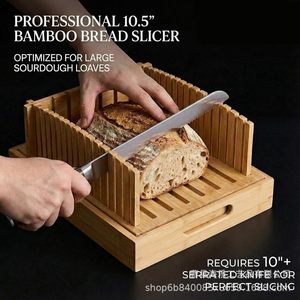 Trancheur à pain en bambou avec plateau à miettes, planche à découper en bois massif pour outils de pâtisserie - Product Image 3