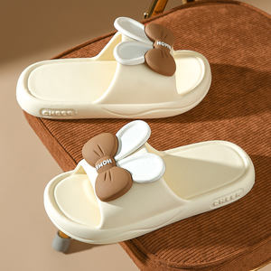 Toptan yumuşak sevimli karikatür terlik moda <span class=keywords><strong>bunny</strong></span> anime ayakkabı kadınlar için sandalet 2024 özel slaytlar terlik - Product Image 4