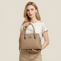 Tas Tote Mewah Bertekstur Anyaman Warna Cokelat Muda Terstruktur dengan Ritsleting, Kapasitas Besar, Banyak Kompartemen, Cocok untuk Kantor Formal