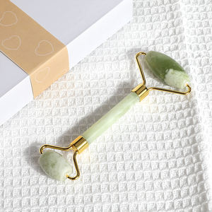 Masajeador facial de alta calidad gua sha Juego de Herramientas rodillo de jade con caja de embalaje - Product Image 1