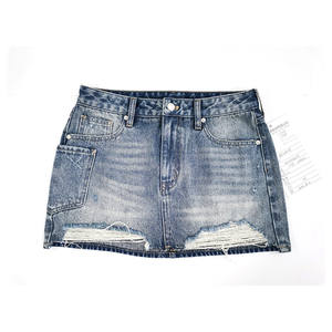 OEM al por mayor de encargo de verano de las mujeres de la falda de mezclilla desgastada deshilachado dobladillo minifalda Streetwear lavado azul falda de mezclilla - Product Image 1