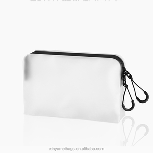 Borsa per il Trucco Impermeabile in TPU Biodegradabile Trasparente Satinato con Logo Personalizzato, Astuccio alla Moda con Doppia Cerniera, Etichetta Privata - Product Image 2