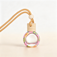Bouteille diffuseur d'aromathérapie en verre suspendue de 10 ml avec couvercle fileté, en céramique souple exquise, pour voiture et décoration intérieure