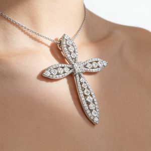 สร้อยคอจี้รูปกางเขนแบบคลาสสิก ชุบทองคำขาว 10K/14K/18K ประดับเพชร CVD ผลิตในห้องปฏิบัติการ ของขวัญสำหรับโอกาสพิเศษ - Product Image 5