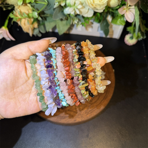 Großhandel Natürliche Unregelmäßige Bunte Heilkristalle Edelstein-Schmuck Feng Shui Kieselstein-Armband als Geschenk - Product Image 3