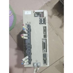 Servoaccionamiento Yaskawa SGDV-7R6A11A002000 100W AC 230V 10A IP20 para servomotores - Product Image 2