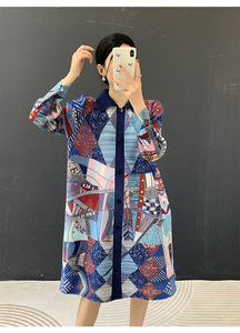 Robe chemise plissée Miyake à col et manches longues, style floral, imprimée, vêtements occidentaux pour femmes, vente en gros en ligne - Product Image 2