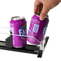 Présentoir auto-avanceur pour bouteilles de bière et boissons, avec plateau coulissant à rouleaux pour produits en boîte
