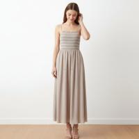 Robe midi smockée sur mesure pour femme, bretelles spaghetti, volants, tissu texturé, taille haute, coupe trapèze, robe d'été
