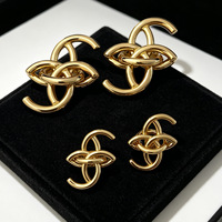 Nouvelles Boucles d'Oreilles Clous Européennes Haut de Gamme en Chaîne, en Tungstène Plaqué Or 18K, Personnalisables pour Fête, pour Femme