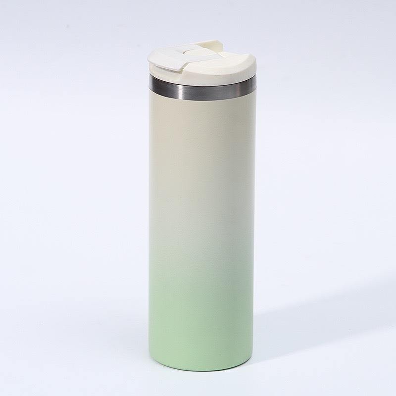 สีเขียวอ่อน