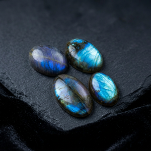 พลอยลาบราดอไรต์สีน้ำเงินธรรมชาติคุณภาพสูง แบบคาโบชอง ขัดเงา สีรุ้ง สำหรับทำเครื่องประดับ - Product Image 4