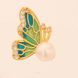 Wholesale Luxury 18K Gold Plated Women's Stud <b>Earrings</b> Trendy Korean Style Zircon Butterfly Imitation Pearl Brass Bezel Setting - Product Image 2