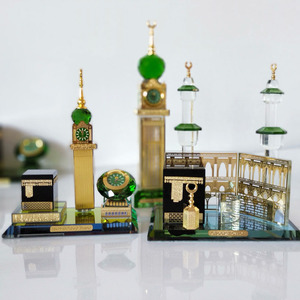 Modello di Mecca e Kaaba in Cristallo Placcato Oro di Lusso - Product Image 5